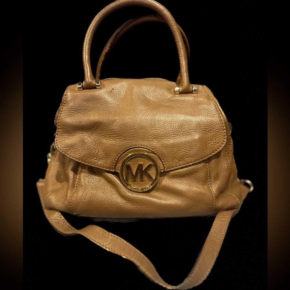 michael kors double strapped handbag